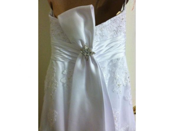 Oleg Cassini CWG365 for sale : wedding oleg cassini cwg365 for sale size 10 white on white dress for sale Dress2