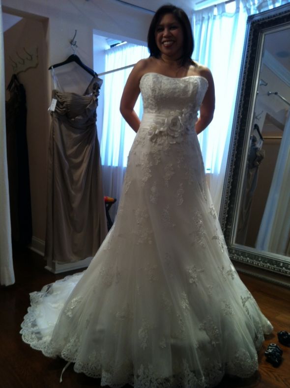 Come in and see my dress!!!! :  wedding Photo 12