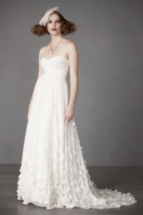 Show me your replicas of anything close to these romantic dresses?  *Pic Heavy! :  wedding replica vintage ethereal romantic china dresses Screen Shot 2012 01 22 At 1.38.30 PM
