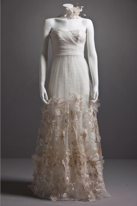 Show me your replicas of anything close to these romantic dresses?  *Pic Heavy! :  wedding replica vintage ethereal romantic china dresses Screen Shot 2012 01 22 At 1.38.50 PM