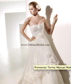 Show me your replicas of anything close to these romantic dresses?  *Pic Heavy! :  wedding replica vintage ethereal romantic china dresses Unknown