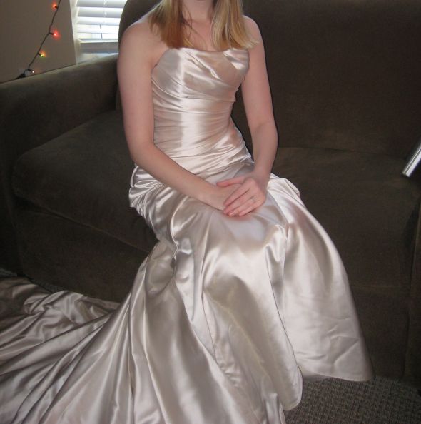Could you sit in your mermaid dress? :  wedding Sitting