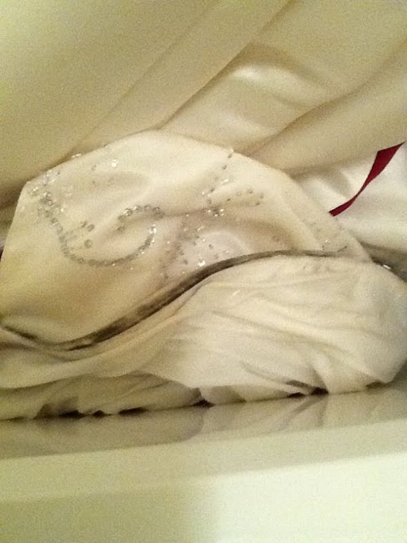DIY--Wedding Dress Cleaning :  wedding before Hem