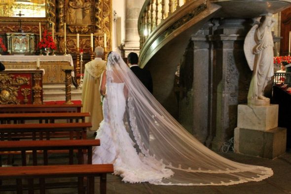 Please show me your VEILS or other HAIR ACCESSORIES! :  wedding veil headband comb pins hair accessories AveMaria002