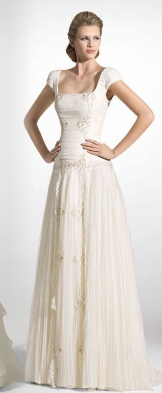 Would you wear your mom's dress to avoid her hurt feelings? :  wedding alter mom wedding dress old dated vintage sleeves Crop Sleeves