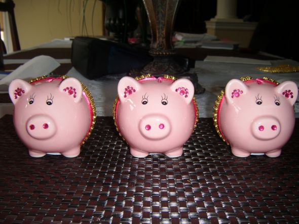 Bridal Shower Game Guess how much money is in the piggy bank