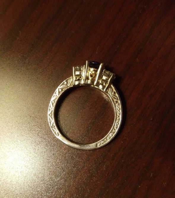 Show us your unusual/original DETAILS! : wedding details surprise diamond unusual original ring Ring Detail