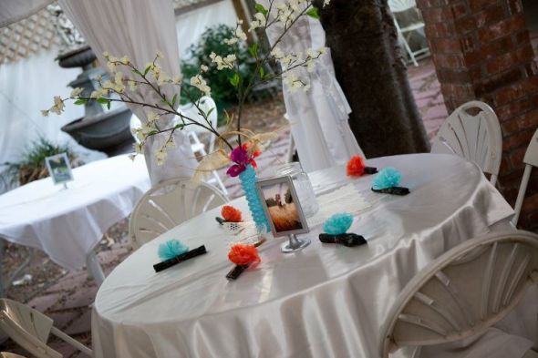PICTURE HEAVY DIY CENTERPIECES