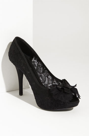 How much did you spend on your wedding shoes? :  wedding Shoes
