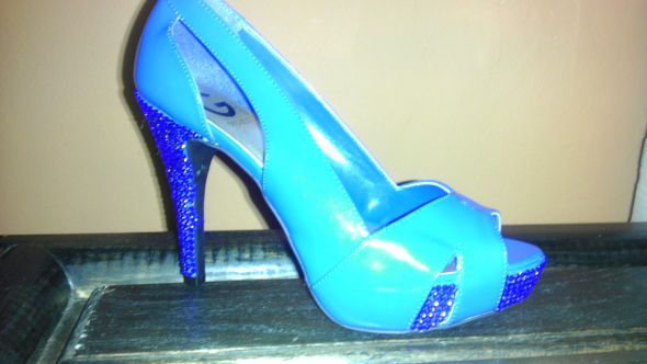 My DIY Something Blue Rhinestone Shoes wedding blue IMAG1637