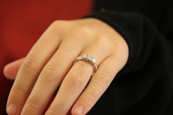 Semi-eternity three stone e-rings + bands :  wedding ring rings e ring engagement three stone 1 three stone semi eternity 1 eternity 40744 1415751953980 1238010064 2028751 6533315 N