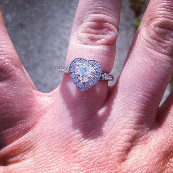 A Heart For A Heart... :  wedding diamond diy engagement heart heart diamond inspiration love pink ring romance sparkle C76d3f268e7b11e1b10e123138105d6b 7