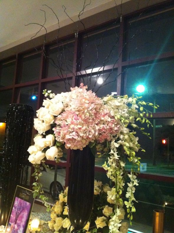 Flower Help :  wedding flowers white wedding centerpieces Arrangement 5