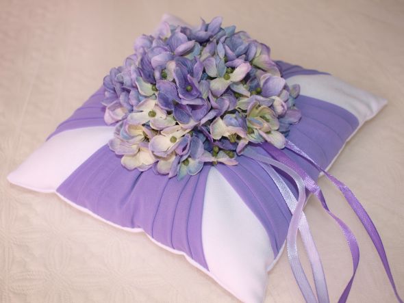 Wedding giftSenior diamond ring pillowWesternstyle pillowLace Purple