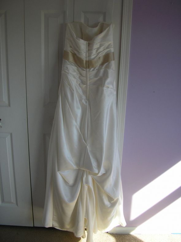 posted 2 weeks ago in Wedding Dress Status For Sale Ivory 