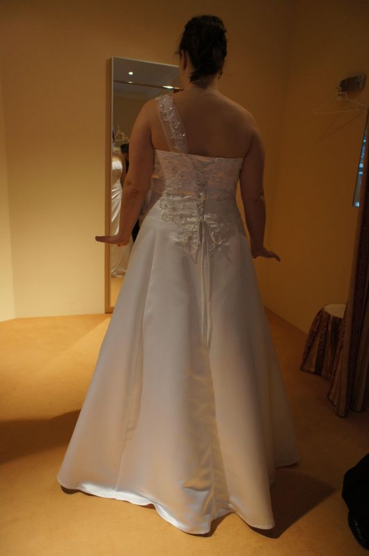 Plus size? Show us your dress! :  wedding plus size 1 dress fashion real brides curves Wedding Dress Back