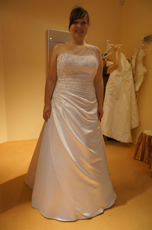 Plus size? Show us your dress! :  wedding plus size 1 dress fashion real brides curves Wedding Dress Front