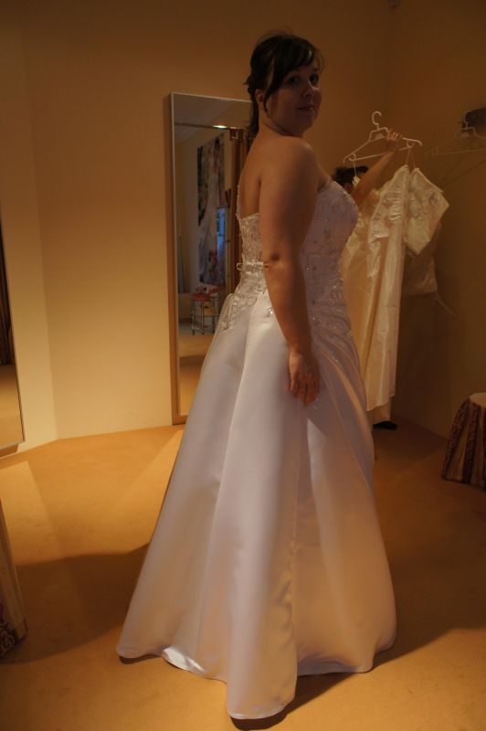 Plus size? Show us your dress! :  wedding plus size 1 dress fashion real brides curves Wedding Dress Side