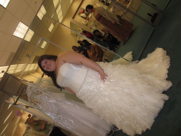 All plus size bees click here! :  wedding plus size 1 curves chicago 013