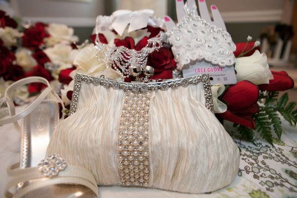 IVORY DIAMOND AND PEARL CLUTCH WRISTLET OR SHOULDER BAG wedding 