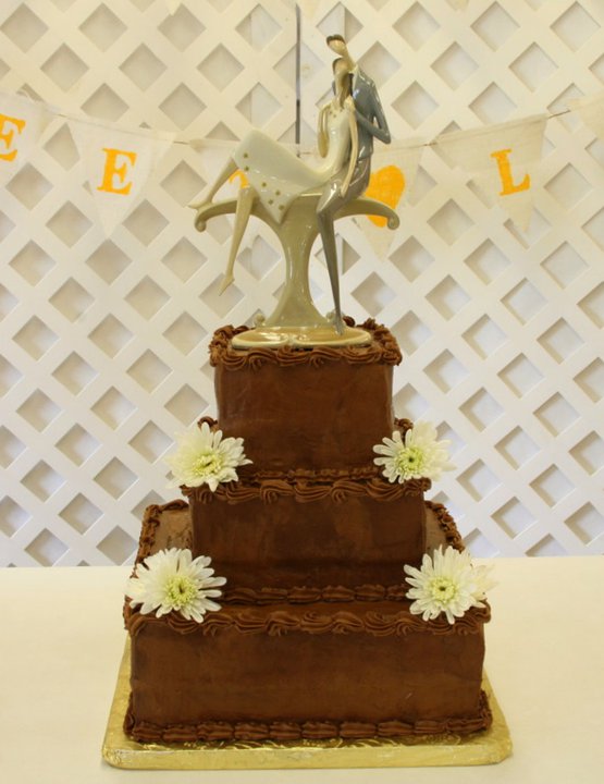 LETS SEE YOUR WEDDING CAKE!! :  wedding 185274 10150755566210637 704725636 20236460 1465922 N