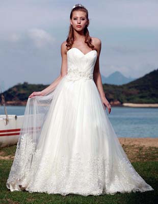 Help! I'm looking for dress similar to Augusta Jones Paola or a Paola itself! :  wedding dress augusta jones paola a line 1 sweetheart tulle lace Paola