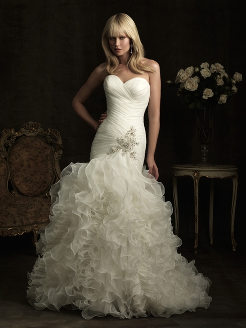 Hair help :  wedding Dress