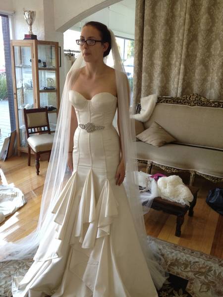 Please Help! Can not decide between two dresses!!! HELP! Pics : wedding vera dress sweetheart mermaid help Dress2