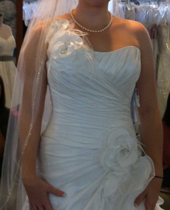 Any Alfred Angelo Brides? :  wedding alfred angelo bride bridal dress Weddingbeedress3
