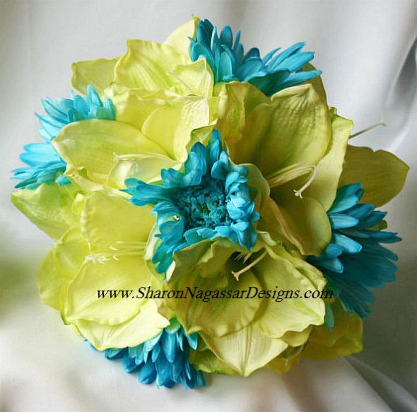 What colour flowers for our aqua blue black white wedding