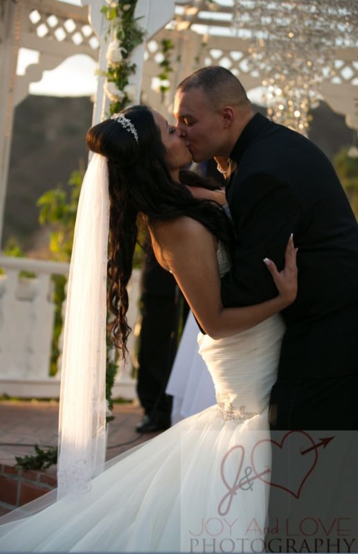 "i do" kiss =]