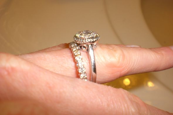 Gap between E-ring and Wedding Band- Show me your pics and suggestions :  wedding rings gaps flush CIMG0306