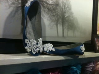 My DIY shoes are done! :  wedding blue diy lace shoes white Blue Lace Shoes 2