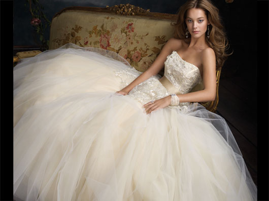 Custom Lazaro style wedding Gown For sale wedding ivory dress Lazaro 3114