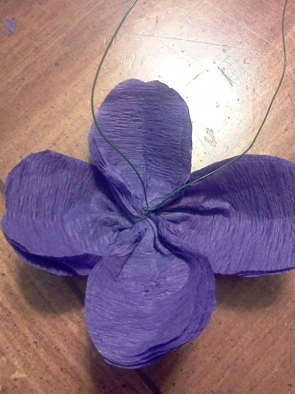 Crepe paper flowers (streamer paper)  Heavy photos :  wedding crepe paper flowers paper flowers paper roses roses Crepe Flowers 024