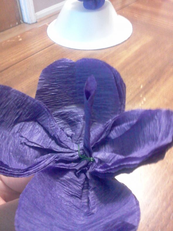 Crepe paper flowers (streamer paper)  Heavy photos :  wedding crepe paper flowers paper flowers paper roses roses Crepe Flowers 030