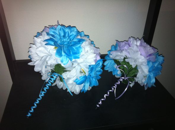 Wedding Bouqet & Bridesmaids Bouqets! =)