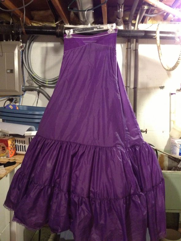DIY dyed crinoline FINALLY !