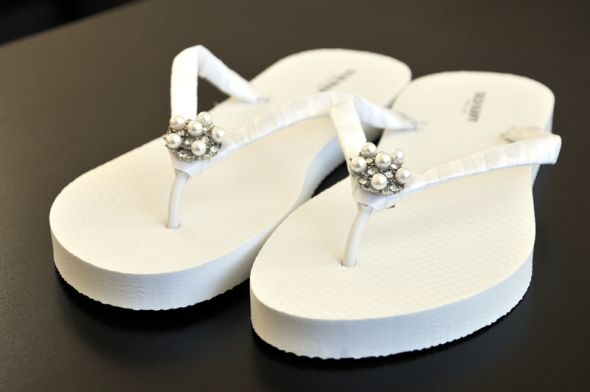 DIY elegant bridal flip flops