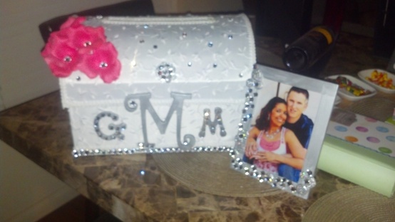 Simple Yet Blingy with match Photo Frame