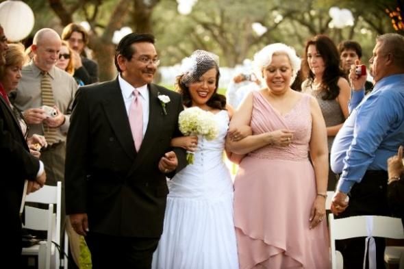 Bees- Convince me to have an outdoor wedding! Show your pictures! :  wedding ceremony reception outdoor photos italian money Me