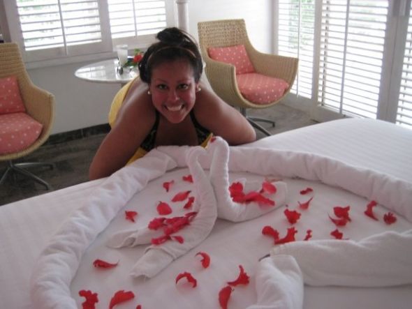Just for fun - post a picture of you with and without makeup (if you dare)! :  wedding makeup with without No Make Up 1
