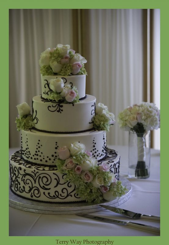 Cake Inspiration vs. execution :  wedding cake inspiration GR 0473