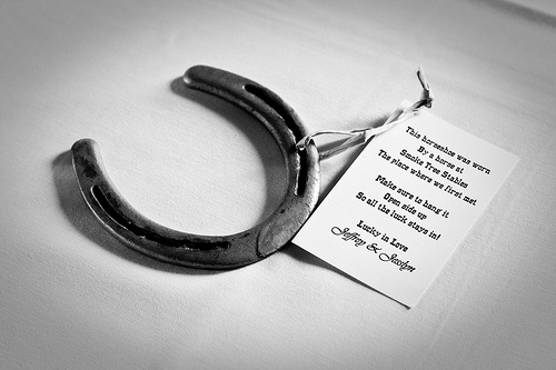 Horseshoe Favours Help wedding favours horseshoes tags Horseshoe