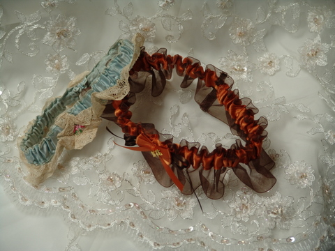 Show me your garter! :  wedding 178