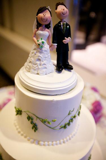 Married Bee's, show us your CAKE! :  wedding cake Caketopper