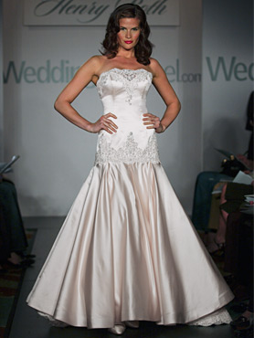 Anyone hate their dress model? :  wedding Ariana Dress