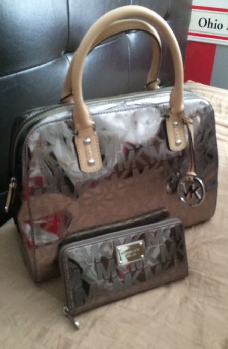 Bought my first designer bag EVERâ€¦ Well, more than one.. LOL Pics ...