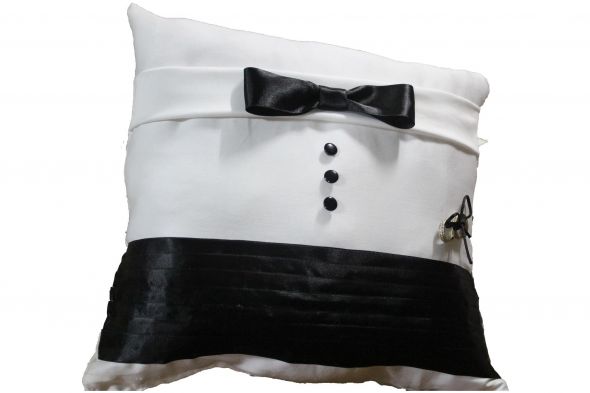 My DIY ringbearer pillow