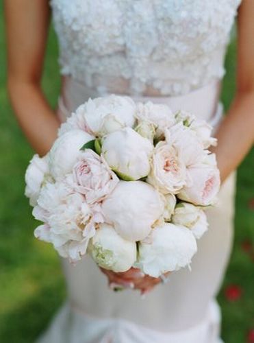 Are you having a white bouquet or a color bouquet? :  wedding Peonies1